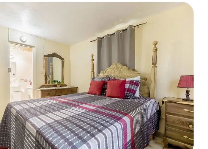 Irie Getaway 3 Bedroom 3 Bathroom Runaway Bay